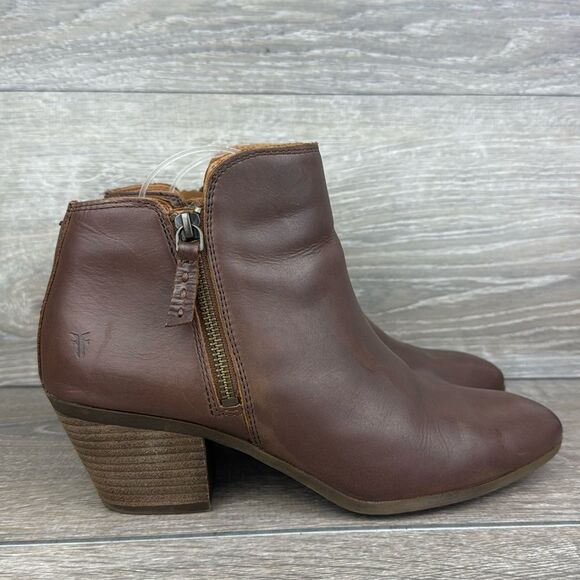 Frye Judith Double Zip Wheat Tan Leather Women’s Sz 9.5M Heeled Ankle Boots - Picture 1 of 11